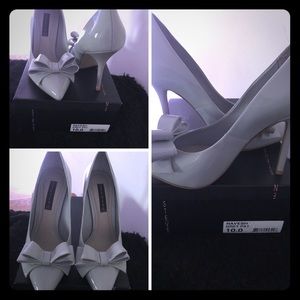 STEVEN-RAVESH GREY PATENT LEATHER PUMPS👄